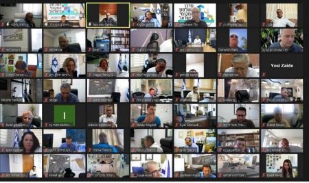 اجتماع اكثر من مئة سلطة محلية من كافة أنحاء البلاد لتهدئة الخواطر